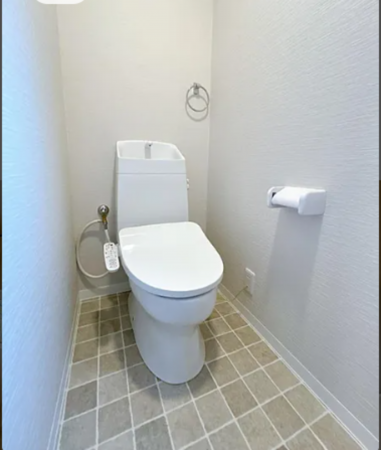 福山市坪生町、中古一戸建てのトイレ画像です