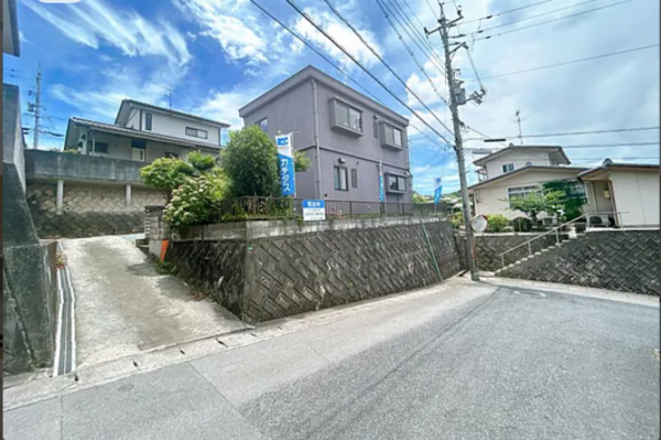 福山市坪生町、中古一戸建ての外観画像です