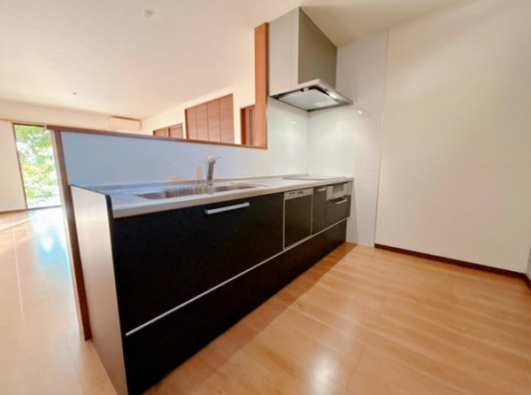 福山市柳津町、中古一戸建てのキッチン画像です