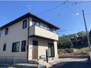 福山市坪生町、中古一戸建ての外観画像です