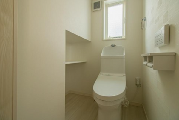 福山市草戸町、中古一戸建てのトイレ画像です