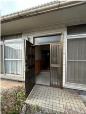 福山市能島、中古一戸建ての玄関画像です