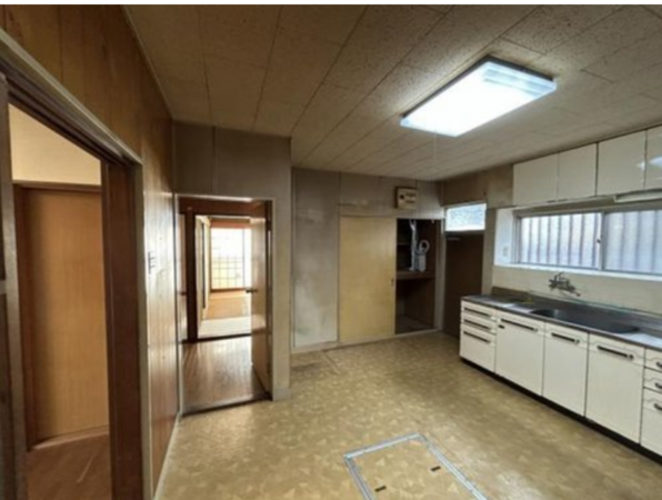 福山市能島、中古一戸建てのキッチン画像です