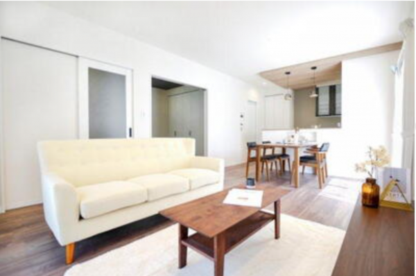 福山市神村町、中古一戸建ての居間画像です