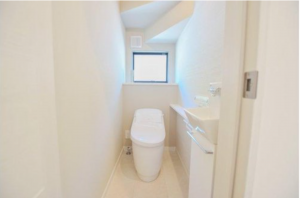 福山市神村町、中古一戸建てのトイレ画像です