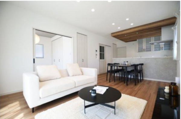 福山市神村町、中古一戸建ての居間画像です