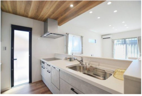 福山市神村町、中古一戸建てのキッチン画像です