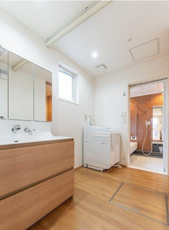 福山市新涯町、中古一戸建ての洗面画像です