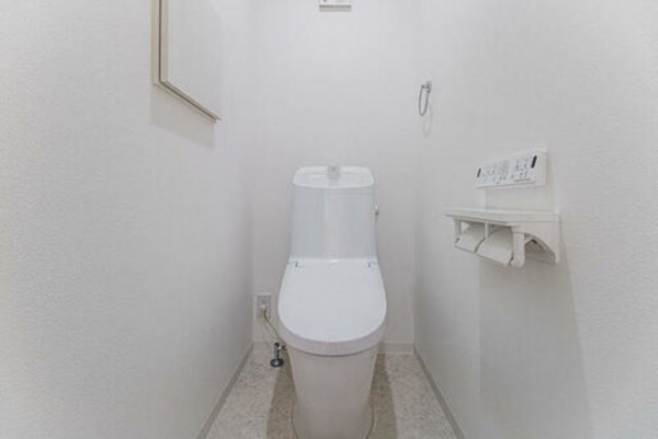 福山市千代田町、新築一戸建てのトイレ画像です