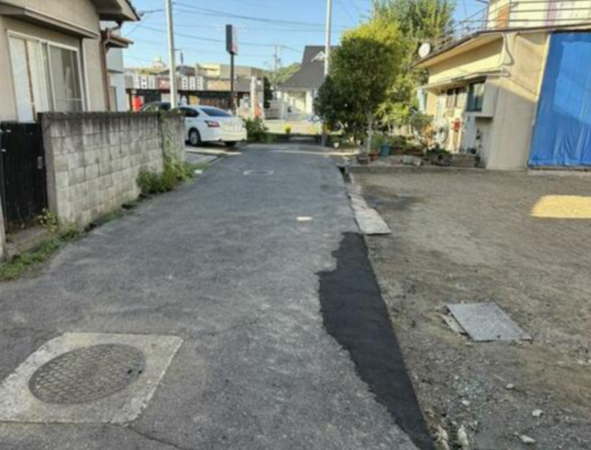 福山市三吉町、土地の前面道路を含む現地写真画像です