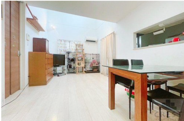 福山市新涯町、中古一戸建ての居間画像です