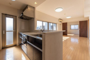 福山市入船町、マンションのキッチン画像です