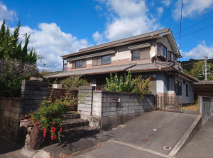 福山市新市町大字戸手、中古一戸建ての外観画像です