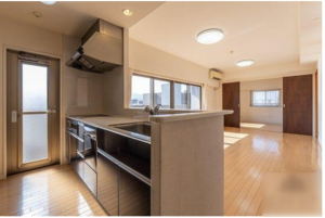 福山市入船町、マンションのキッチン画像です