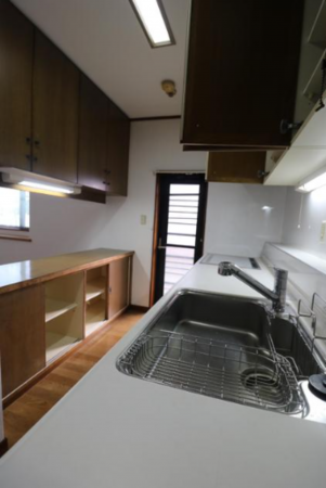 福山市明王台、中古一戸建てのキッチン画像です