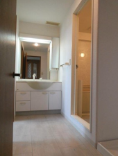 福山市東深津町、マンションの洗面画像です