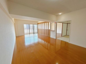 福山市西町、マンションの居間画像です