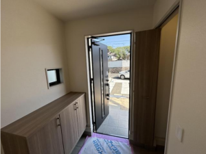 福山市幕山台、新築一戸建ての玄関画像です