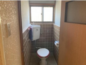 福山市新涯町、中古一戸建てのトイレ画像です