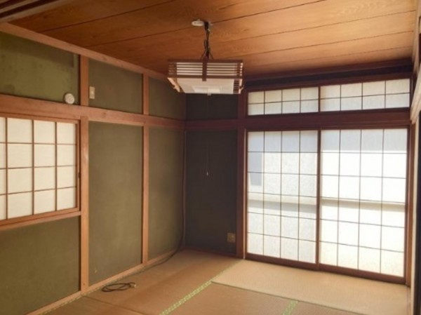 福山市新涯町、中古一戸建ての居間画像です