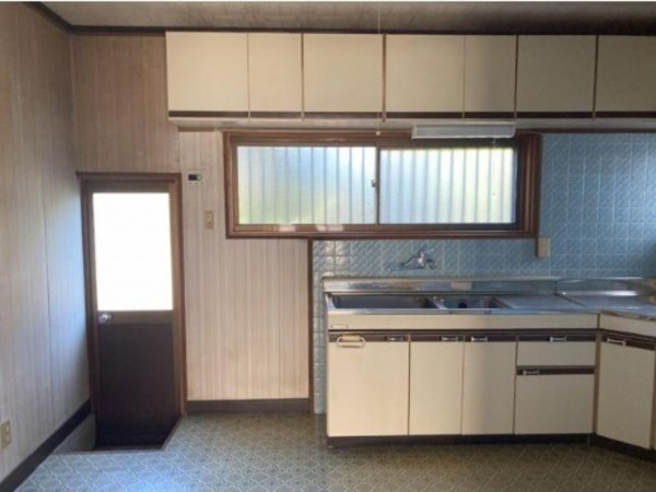 福山市新涯町、中古一戸建てのキッチン画像です