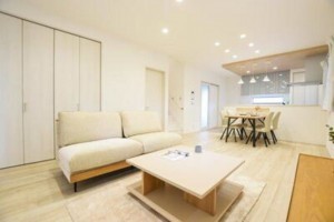 福山市沖野上町、中古一戸建ての居間画像です