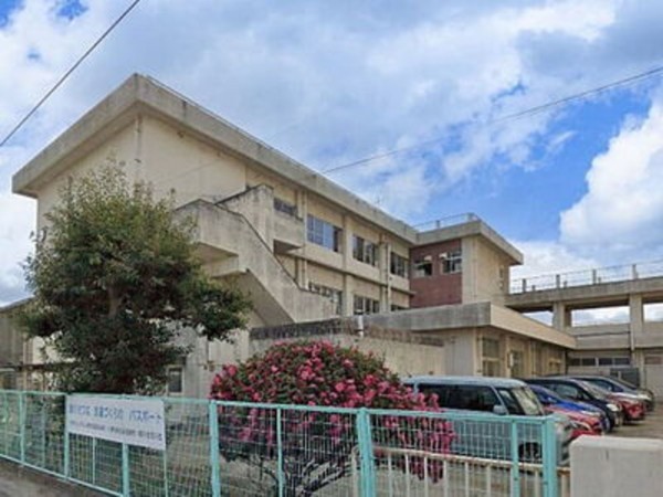 福山市御船町、土地の中学校画像です