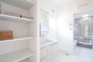 福山市南蔵王町、新築一戸建ての洗面画像です