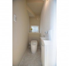 福山市南蔵王町、新築一戸建てのトイレ画像です