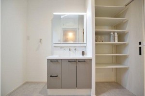 福山市南蔵王町、新築一戸建ての洗面画像です