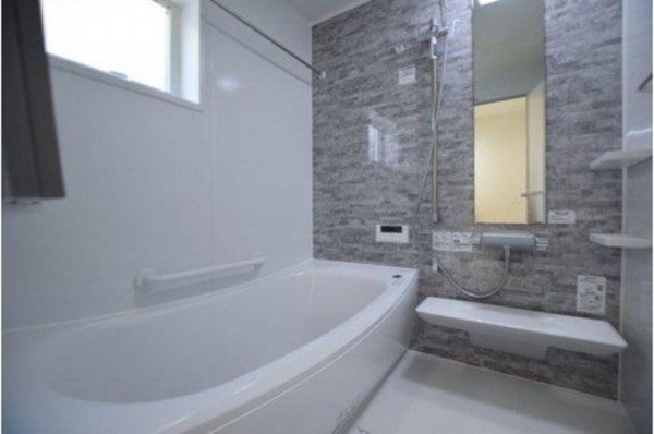 福山市南蔵王町、新築一戸建ての風呂画像です