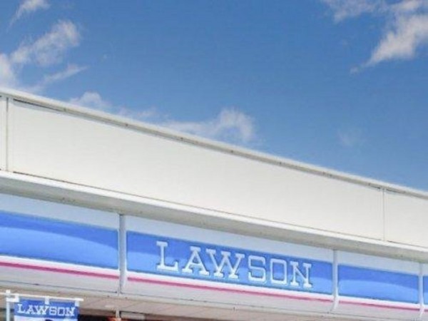 福山市南蔵王町、新築一戸建てのコンビニ画像です