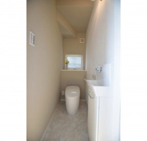 福山市南蔵王町、新築一戸建てのトイレ画像です