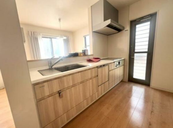 福山市春日町浦上、中古一戸建てのキッチン画像です