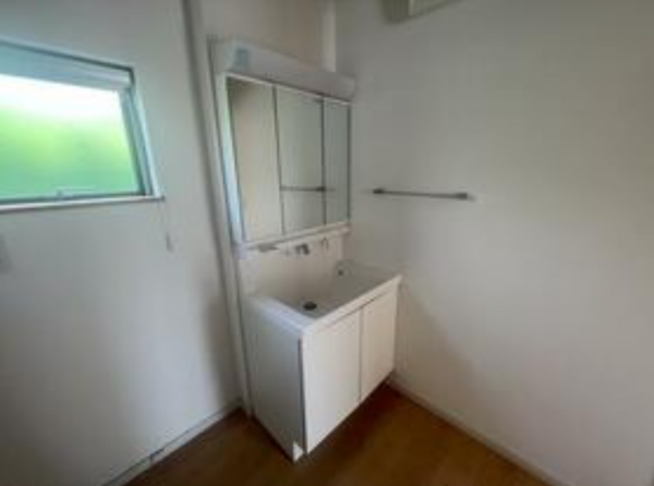 福山市春日町浦上、中古一戸建ての洗面画像です