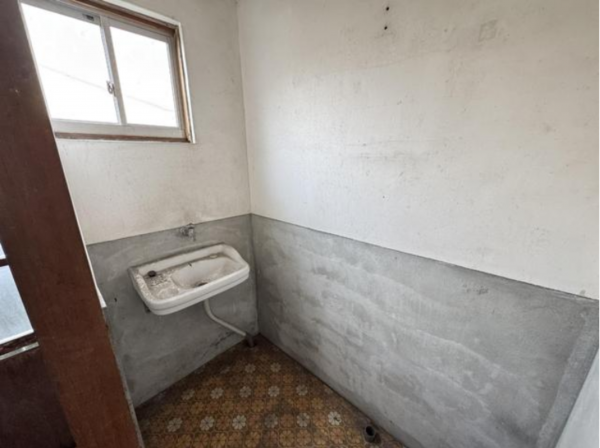 福山市新市町大字新市、中古一戸建ての洗面画像です