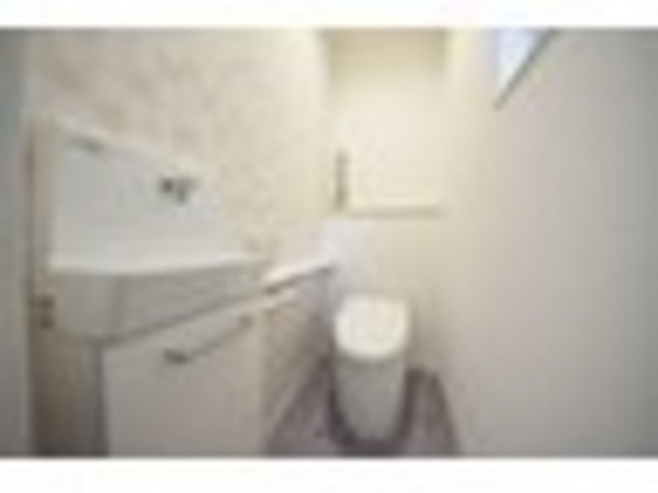 福山市本庄町中、新築一戸建てのトイレ画像です