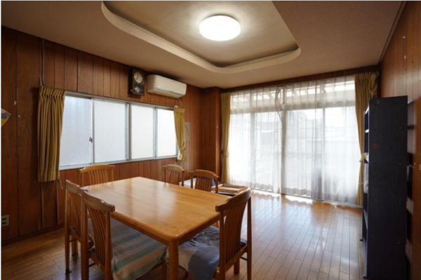 福山市東陽台、中古一戸建ての居間画像です