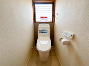 福山市三吉町、中古一戸建てのトイレ画像です
