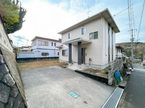 福山市向陽町、中古一戸建ての外観画像です