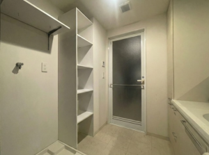 福山市南蔵王町、マンションの収納画像です