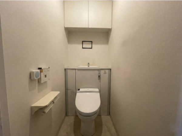 福山市南蔵王町、マンションのトイレ画像です