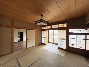 福山市、中古一戸建ての居間画像です