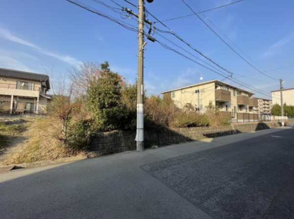 福山市能島、土地の前面道路を含む現地写真画像です