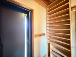 福山市加茂町字中野、中古一戸建ての玄関画像です