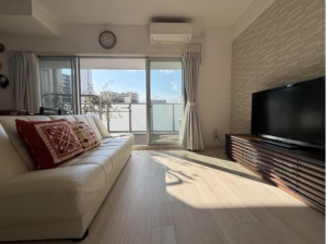 福山市東桜町、マンションの居間画像です