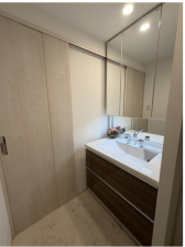 福山市東桜町、マンションの洗面画像です