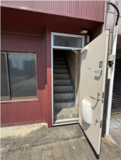 福山市野上町、中古一戸建ての玄関画像です