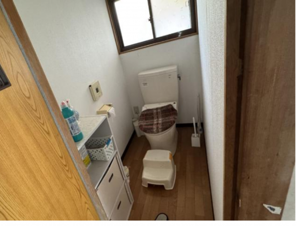福山市新市町大字新市、中古一戸建てのトイレ画像です