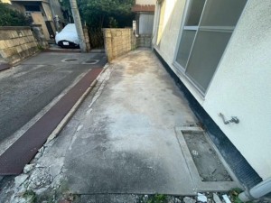 福山市千代田町、中古一戸建ての前面道路を含む現地写真画像です